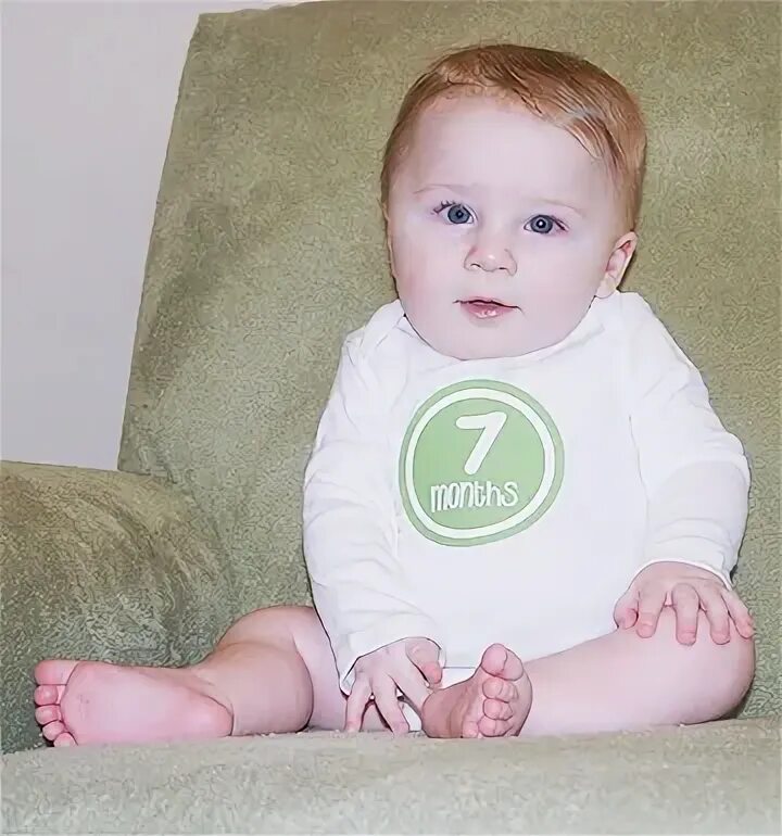Семь месяцев ребенку. Детки 7 месяцев. Младенец 7 месяцев. Грудничок 7 месяцев.