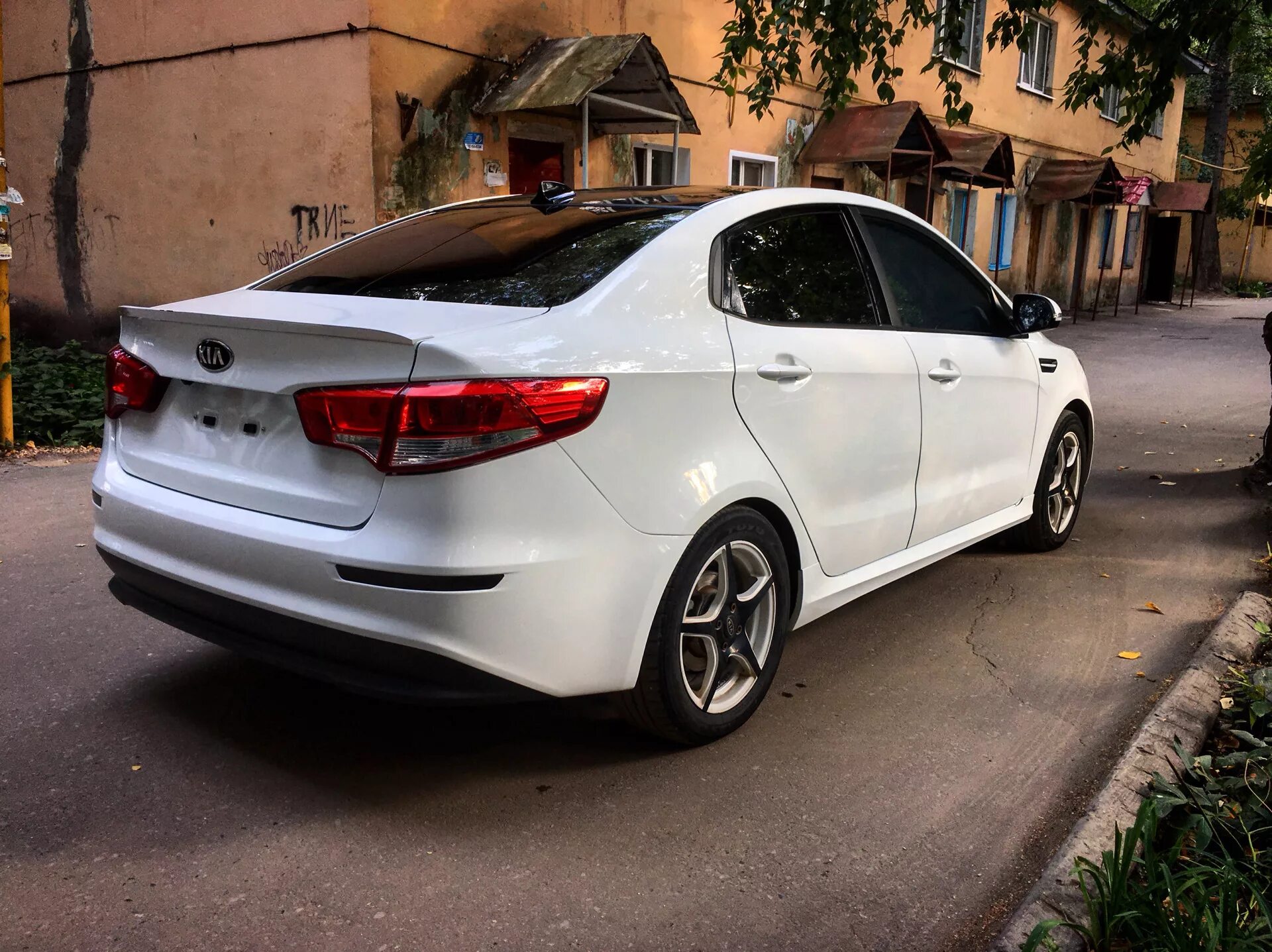 Ещё один фотосет шикарной Kia Rio - DRIVE2