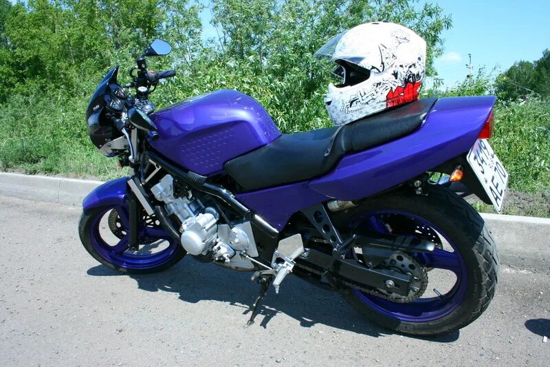 Honda cb1