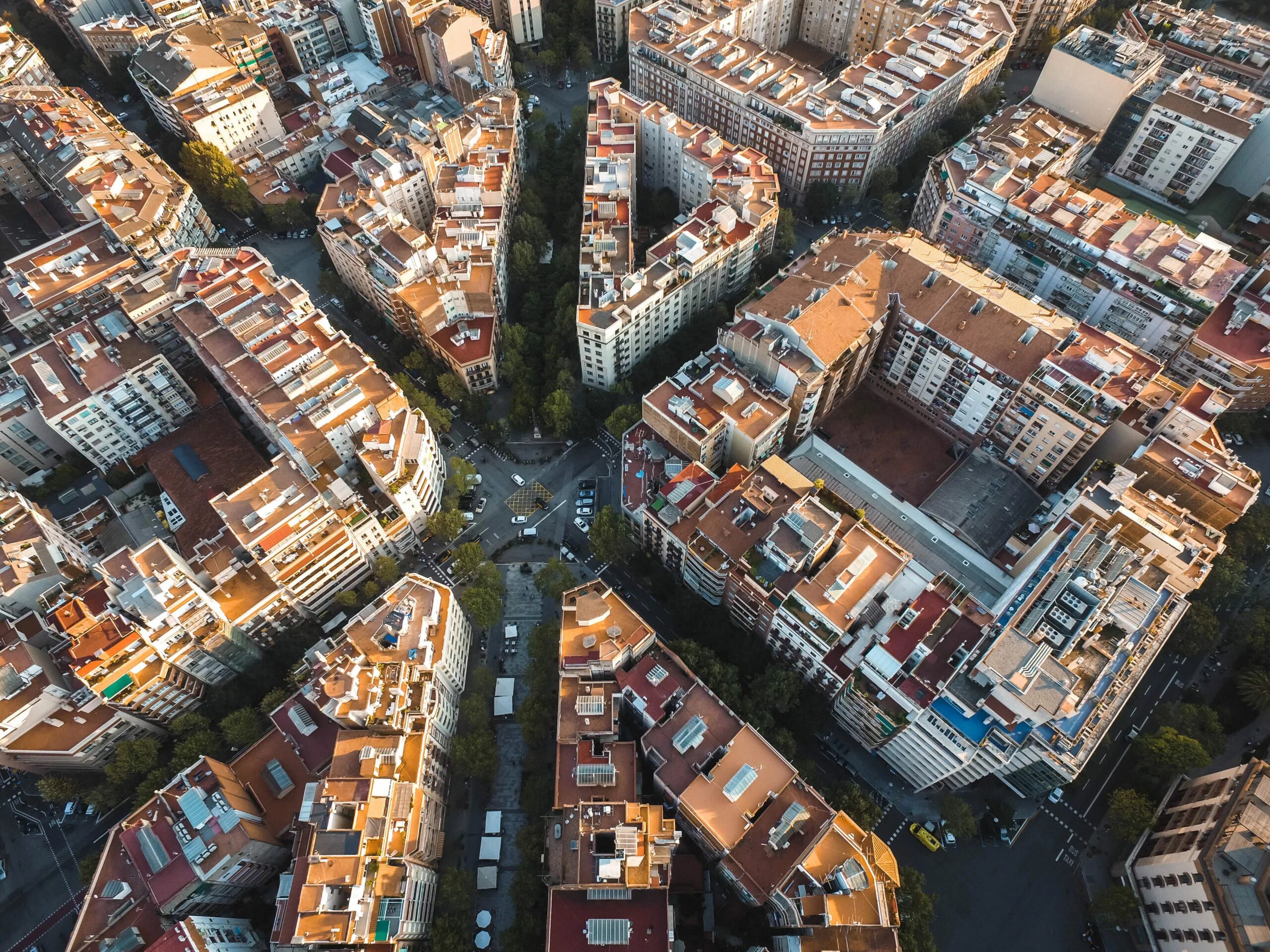 Эшампле Барселона вид сверху. Барселона улицы вид сверху. Барселона умный город. Испания Барселона жилые кварталы.