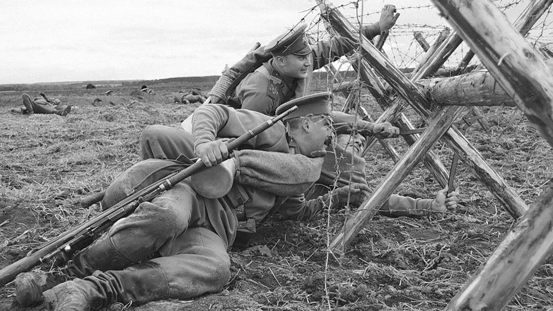 Русский солдат 1 мировой войны в окопе. Первая мировая хроника. Солдаты в окопах первая мировая.