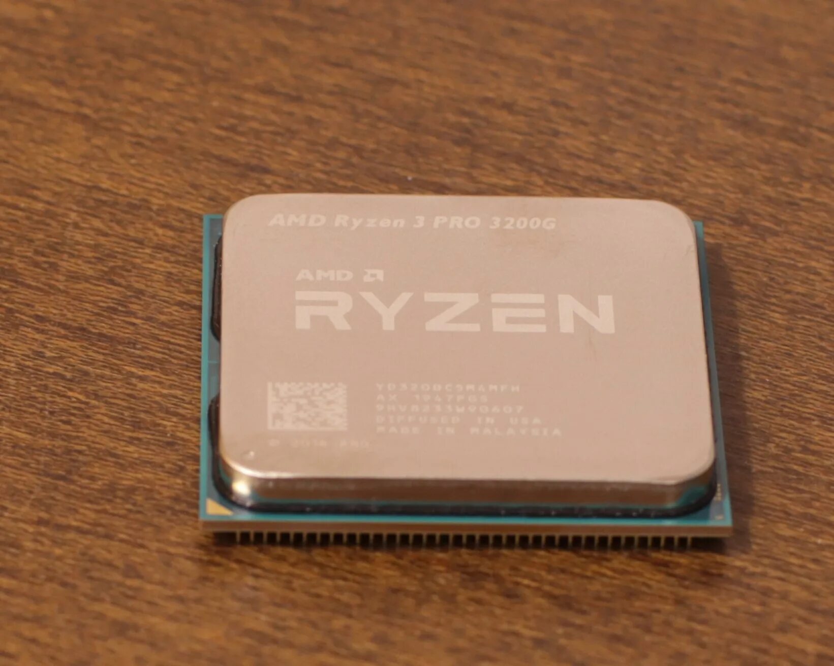 AMD Ryzen 3 Pro 3200g. Процессор AMD Ryzen 3 3200g. Процессор AMD Ryzen 3 3200g am4. Ryzen 3 Pro 3200g процессор. Ryzen 3 pro 3200g