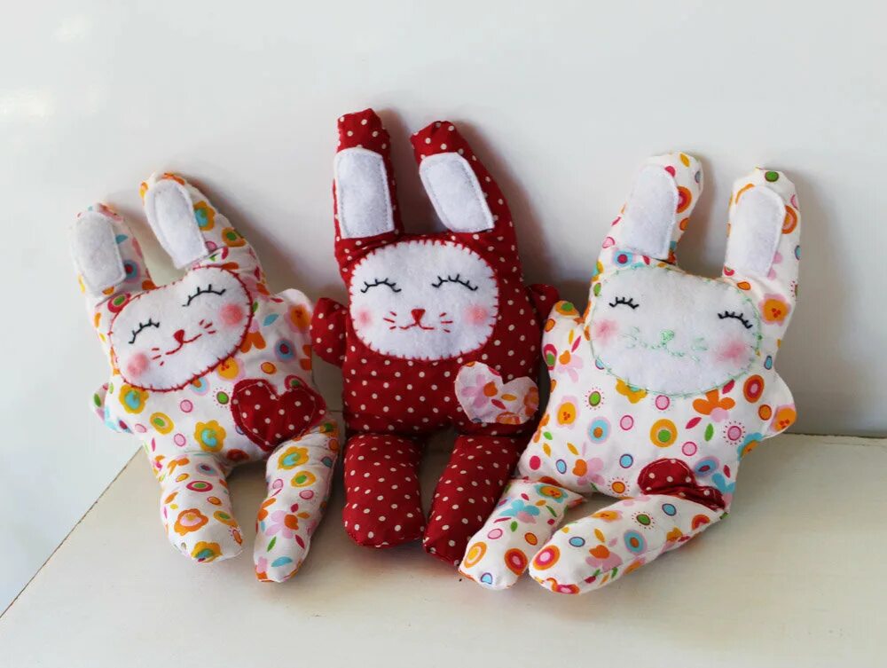 Самодельные игрушки. Сшить игрушку. игрушки из ткани. мягкие игрушки из ткани. шитые игрушки.