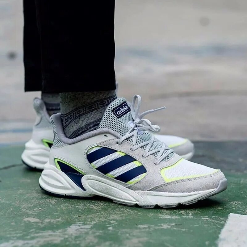 Кроссовки адидас из 90 х. Adidas 90s valasion. Adidas 90s кроссовки. Адидас 90s valasion мужские. Кроссовки адидас 90.