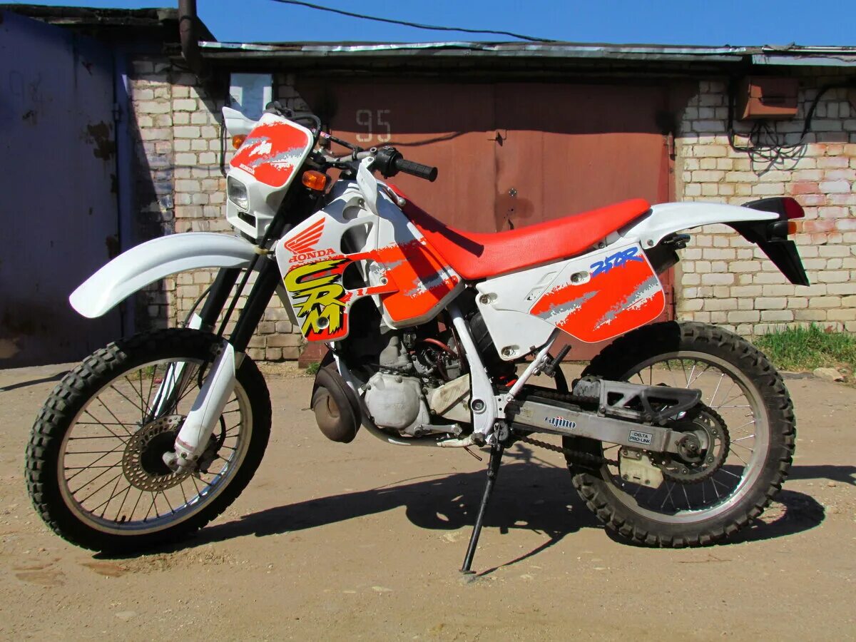 Honda crm 250. Honda crm250 1990. Хонда СРМ 250 1990. Honda CRM 250 1990 4t.