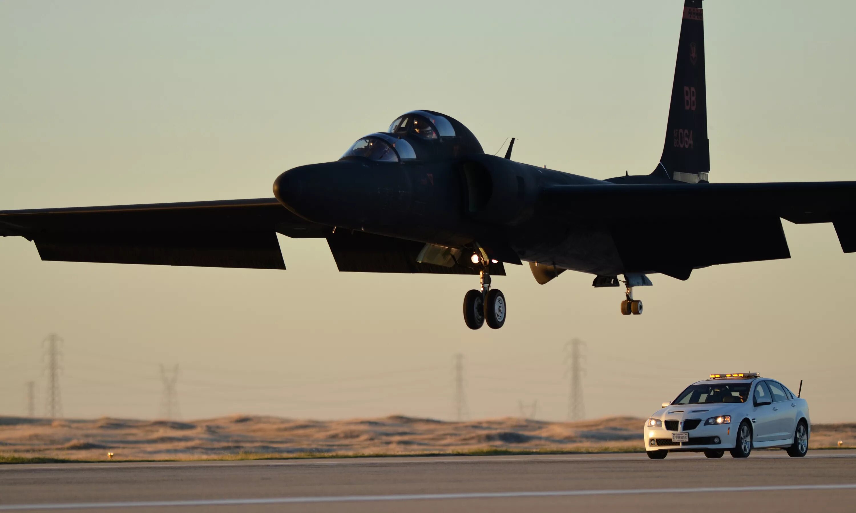 U-2 самолёт. U-2 самолет разведчик. Самолет-u2 Dragon Lady. Lockheed u-2 Dragon Lady. Самолет 2 раза в год