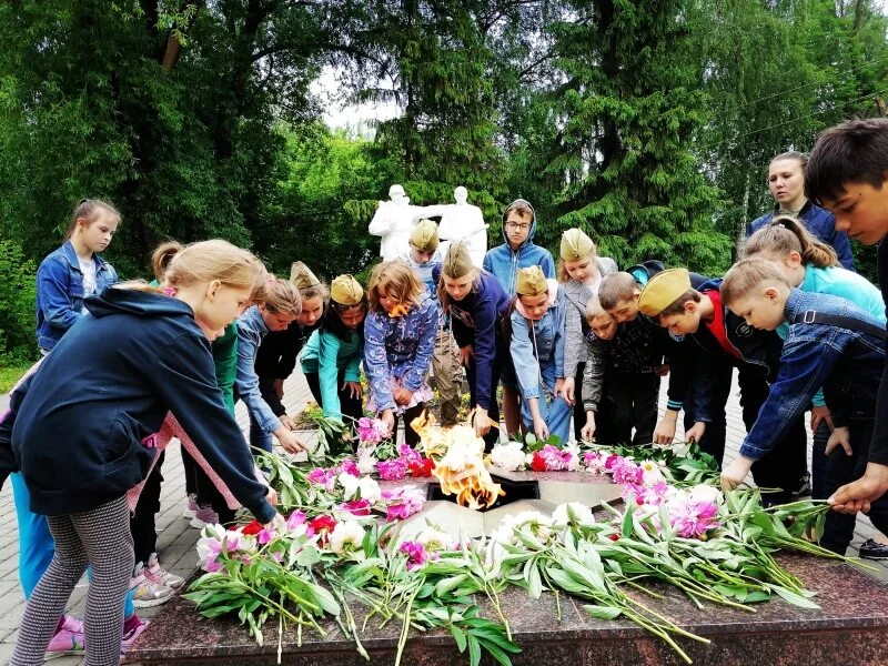 Погода в донском тульской области на неделю. 14 Школа Донской Тульская область. Школа 3 Донской. Школа 7 Донской Тульская область. Кладбище в Бобрик Донском Тульской области.