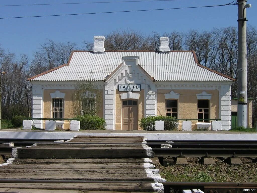 Электричка ростов таганрог. Ласточка электропоезд адлер. Электричка газырь краснодар. Поселок газырь. Эд9м 0041.