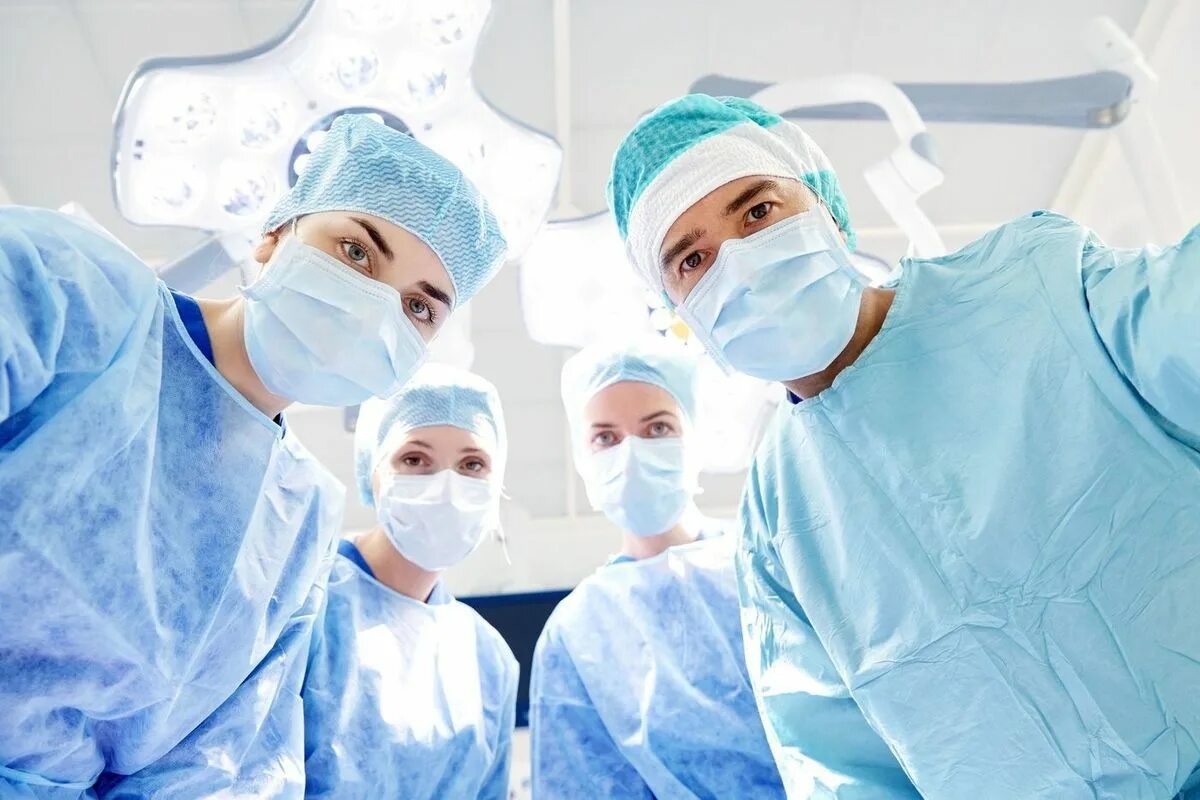 Хирургическое вмешательство. Фотография врача хирурга. Найти работу врача хирурга. Консультация хирурга. Хирургическое вмешательство.