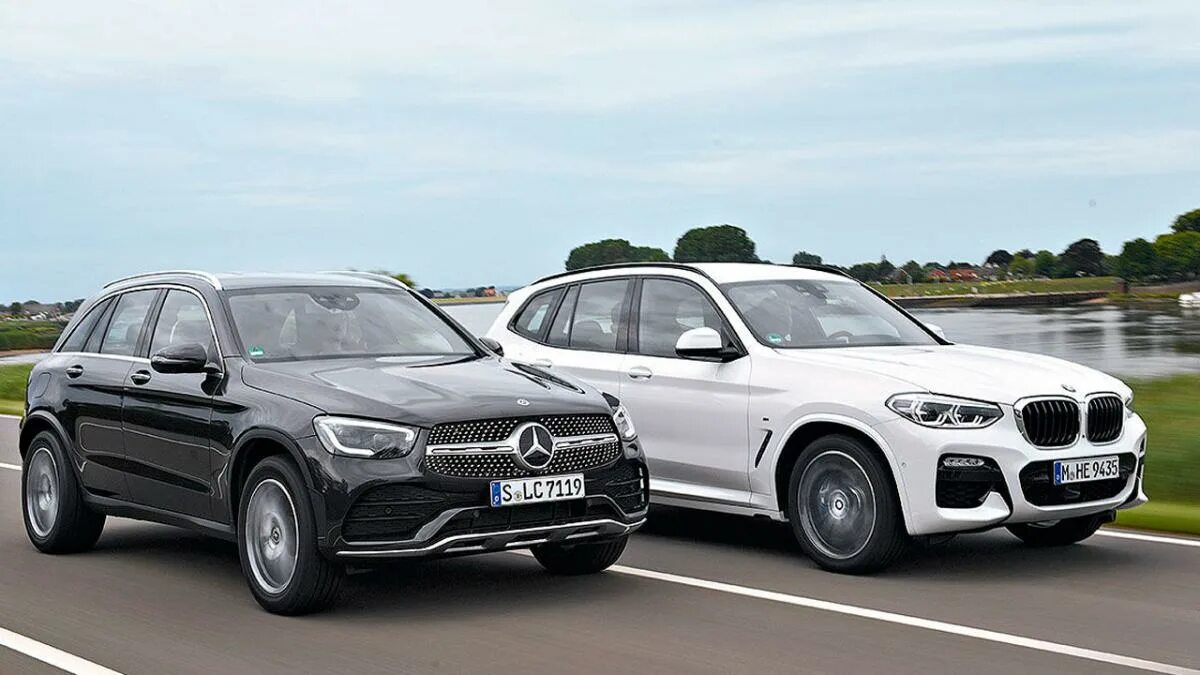 Сравнение x 3 и x 5. BMW x3 vs GLC. Мерседес Бенц GLC И BMW 5x. BMW x5 vs Mercedes GLE 2019. Mercedes GLK vs BMW x3.