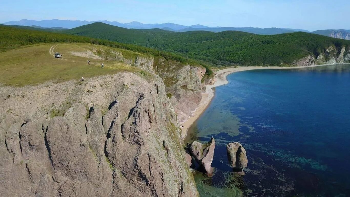 Приморский край московская область. Бухта Арсеньева Приморского края. Экспедиция Приморский край. Остров Речной Приморский край. Бухта экспедиции Приморский край.