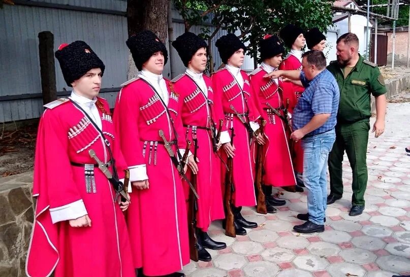 Донской пищевой казачий институт. Донской казачий государственный институт пищевых технологий. Московский университет мгуту государственный технологий управления. Мгуту им. Нпи выпускники.