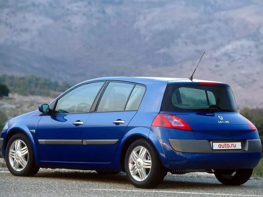 Рено меган 1.3. Рено Меган 2. Рено Меган хэтчбек 2008. Renault Megane 2 2003. Renault Megane 2 хэтчбек.