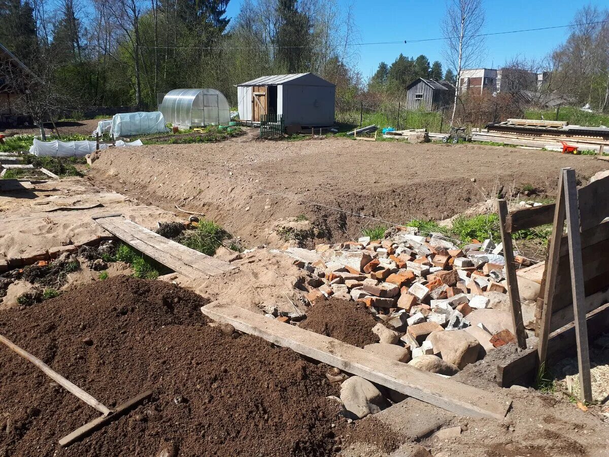 Выравнивание участка. Земельный участок. Деревня зубцово сергиево посадский район. Стоит ли брать землю. Участок земли.