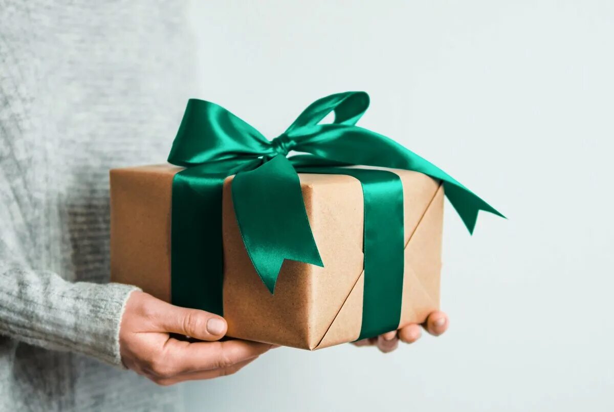 Дарить подарок обои. Luxury Gift. Gift giving.