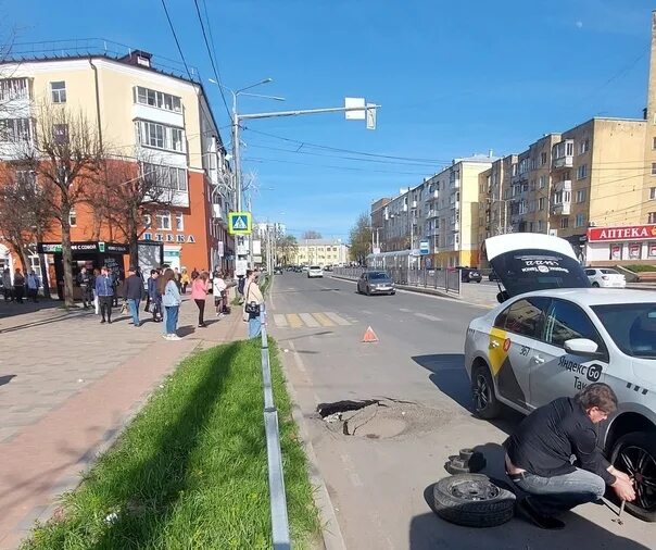 На уилце Николаева в Смоленске выпал из окна мужчина Происшествия Селдон Новости