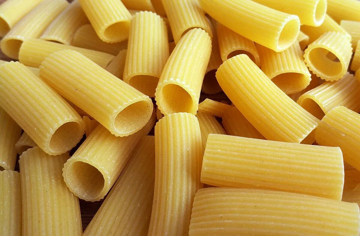 Макароны 1 макароны 2 макароны 3. Макаронные изделия ригатони. ригатони (rigatoni). форма для риготоли макароны. рожки ригатоны.