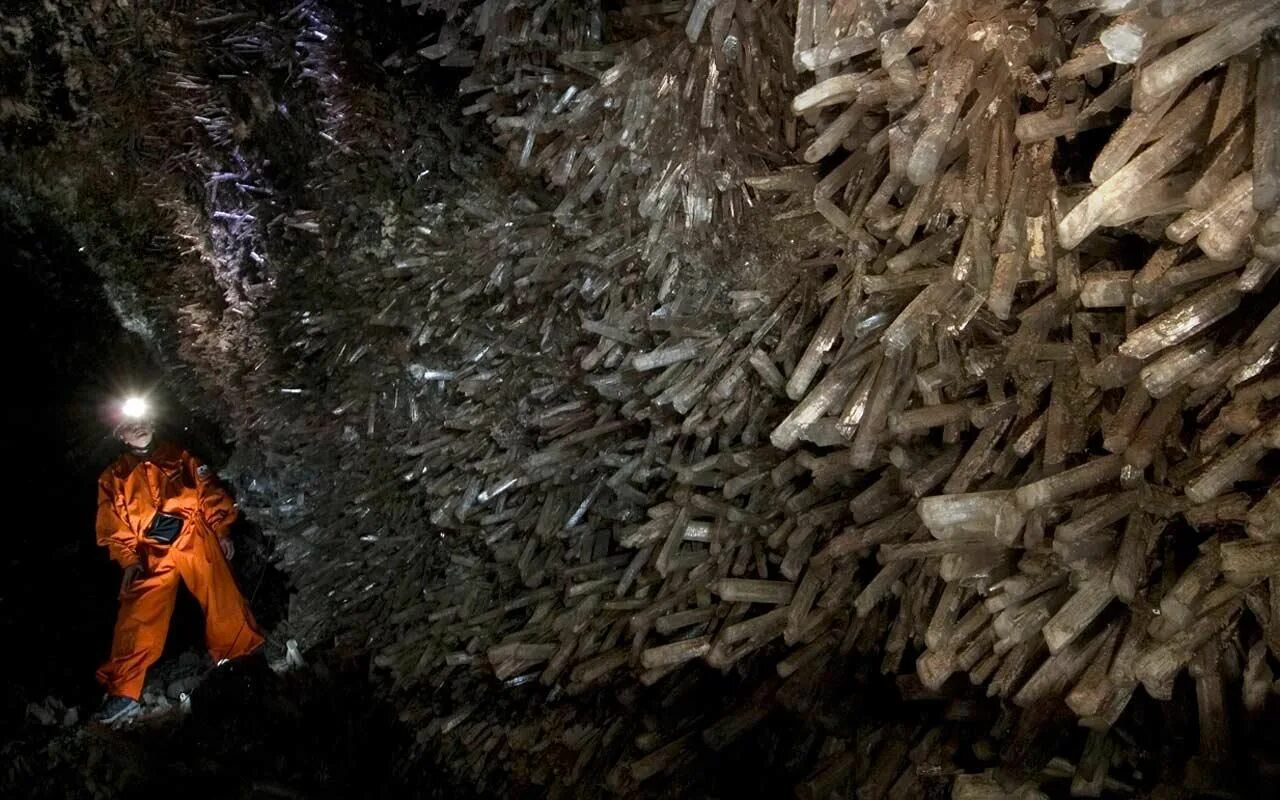 Кристалл шахты. Пещера кристаллов (Cueva de los cristales), Мексика. Шахта Найка, Мексика. Пещера кристаллов гигантов в Мексике. Пещера кристаллов Найка в Мексике.