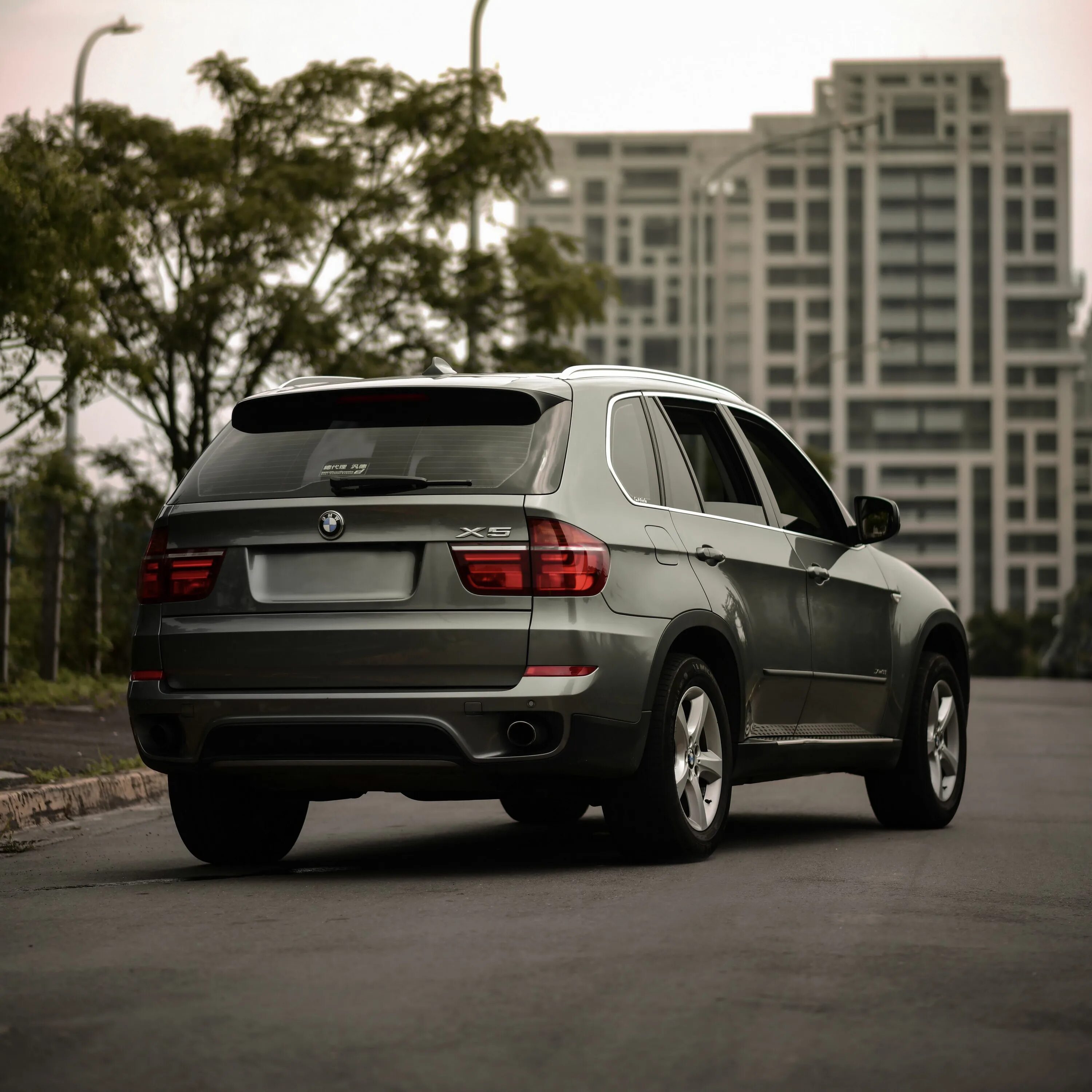 Играть икс 5. BMW x5. БМВ х5 джип. BMW x5 сбоку. BMW x5 1.