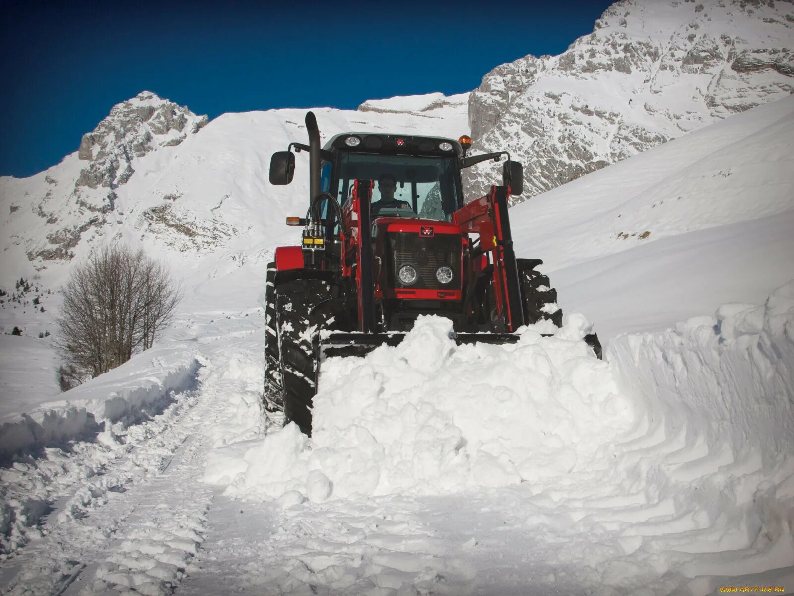 Т 150 снегоуборщик. Зимняя сельхозтехника. Трактор дляуорки снега. Трактор расчистить снег. Трактор valtra км ч.