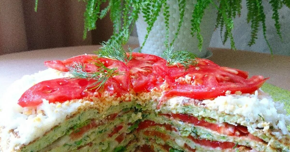 Торт из кабачков с чесноком и майонезом. Кабачковый торт с помидорами. торт из кабачков с помидорами и чесноком. торт из кабачков с помидорами. кабачковый торт с помидорами и сыром.