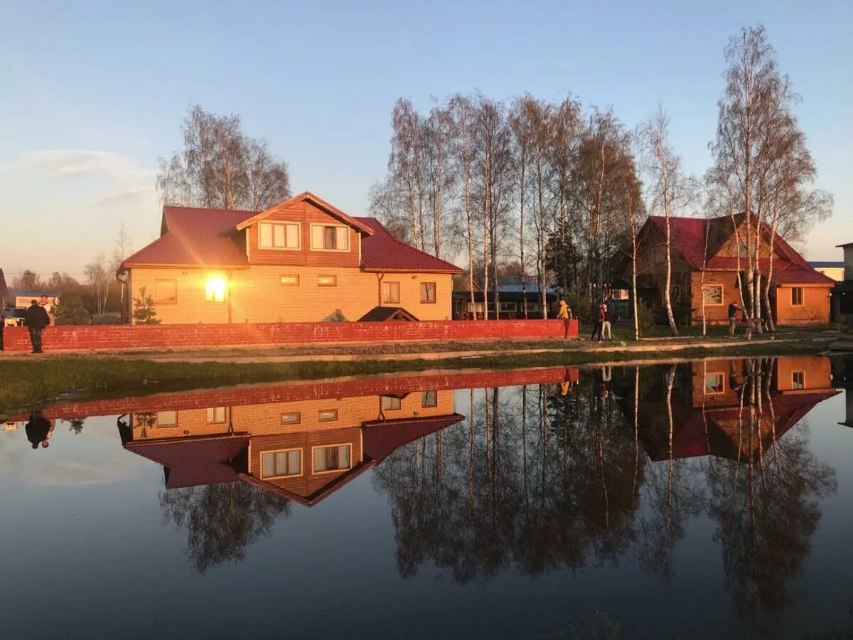 Лесное озеро база отдыха псковская. 999 база отдыха псковская. Калацкое псков. Псковская область база озерная. Лесное озеро куньинский район база отдыха.