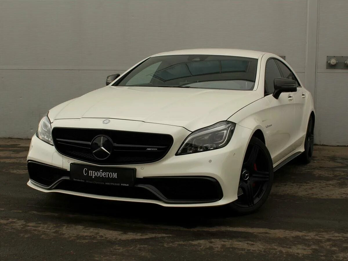 Цлс венгалби фото. Mercedes CLS 63 AMG 218. Mercedes CLS 63 AMG White. Mercedes CLS 63 AMG 218 Рестайлинг. Мерседес CLS 218 Рестайлинг.