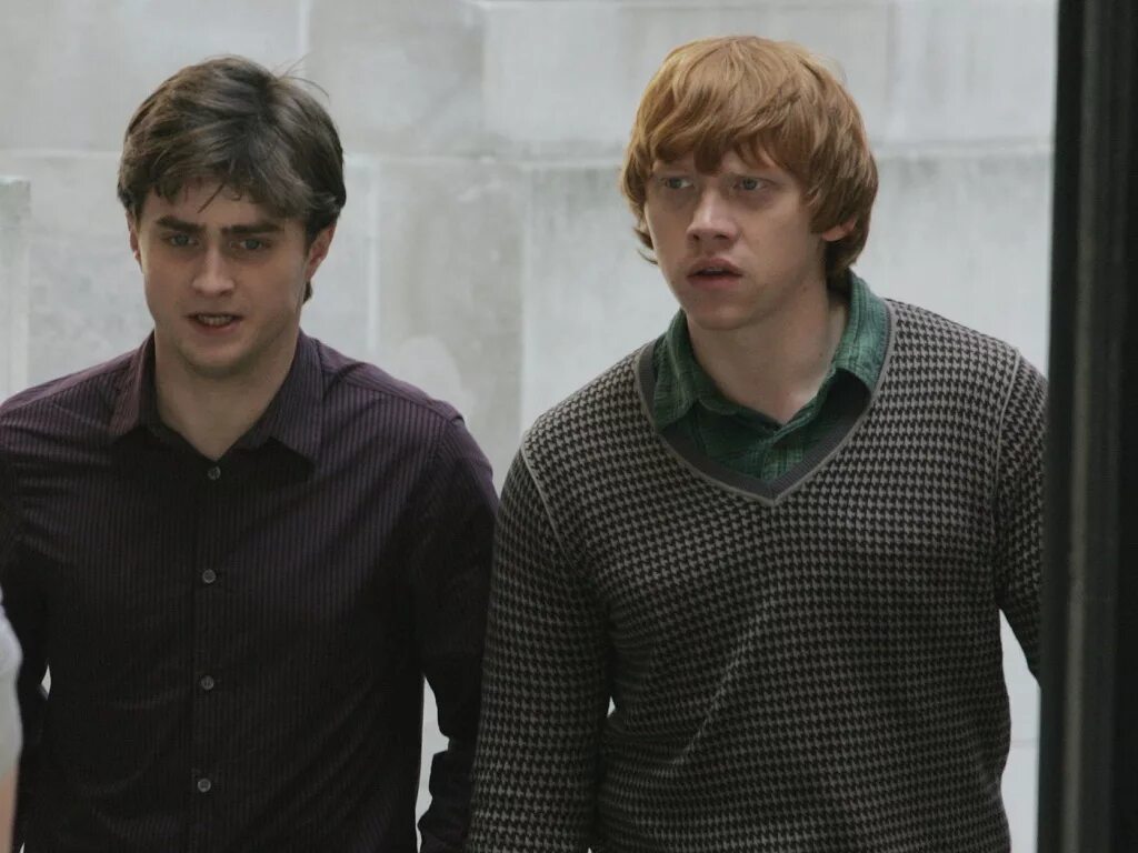 Гарри поттер и дары смерти смерти битва за хогвартс 2 часть. Кабинет редкостей гильермо дель торо сериал. Хогвартс принц полукровка. Руперт пенри-джонс джейн эйр. Как пройти руперт 3 идет.