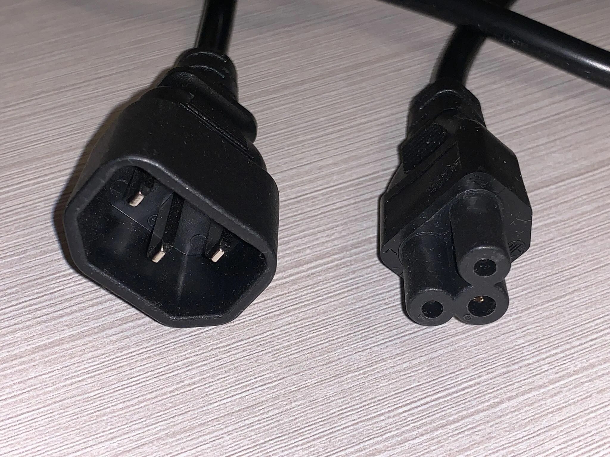 Кабель питания iec 320 c13. Кабель Powercom Cable IEC 320 c14 to c5. Cable IEC 320 c14 to c5. Powercom IEC 320 c14-c5. Кабель Powercom Cable IEC 320 c14 to c5 flex103202.