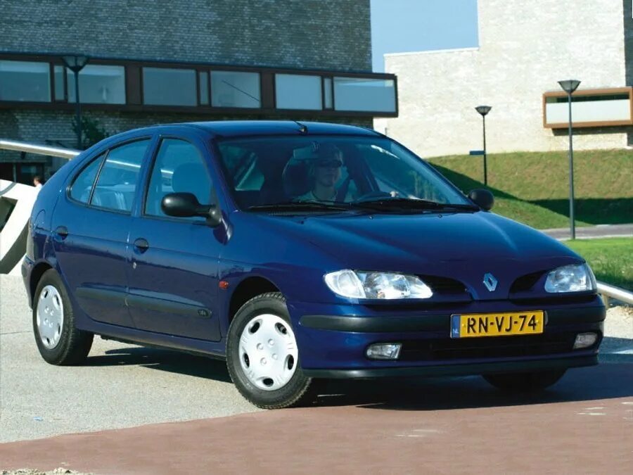 Меган 98 год. Рено Меган 1999 хэтчбек. Рено Меган 1 поколения. Renault Megane 1 хэтчбек. Рено Меган 1 хэтчбек 1996.