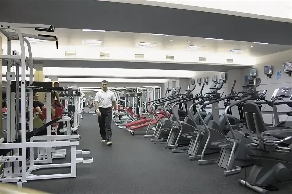 Универсал фитнес магнитогорск. Universal Gym Родниковое. Универсал Магнитогорск тренажерный зал. Universal Gym Симферополь. Тренажёрка универсал Магнитогорск.