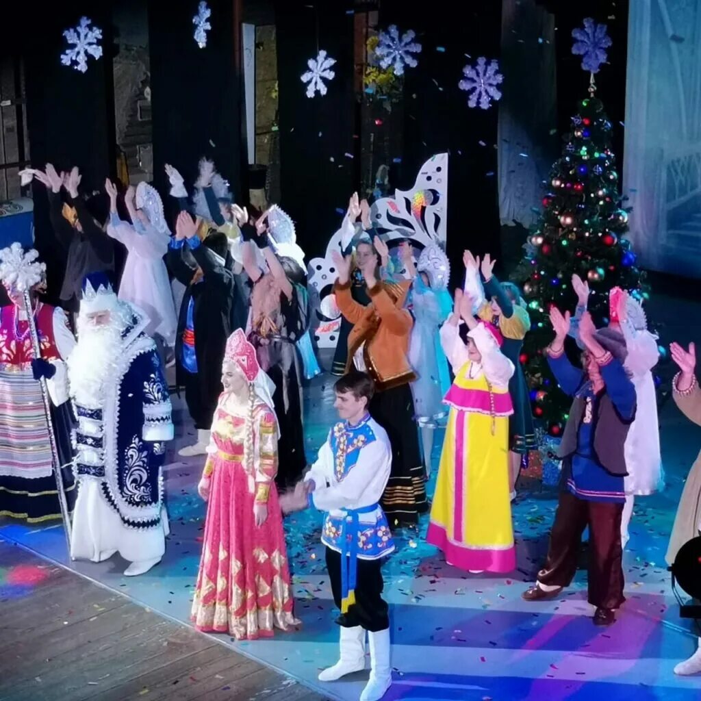 Морозко на новый лад сценарий. Морозко утренник. Морозко на новый лад сценарий. Морозко на новый лад. Спектакль морозко брянск 2022.