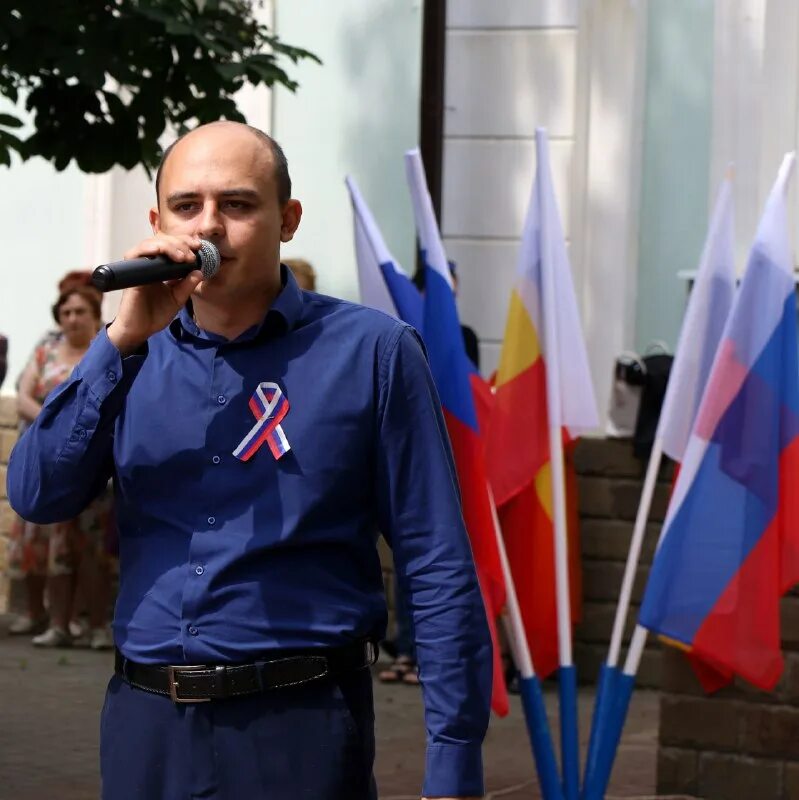 орлов сергей петрович заместитель министра жкх ростовской. вероника бондаренко новошахтинск. парк города новошахтинска. алексей комов новошахтинск. памятник труду шахтерскому новошахтинск.