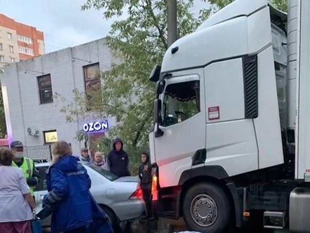 Грузовиков ярославль. Смерть дальнобойщика 26.07.2023. Погиб дальнобойщик из орла в Тюмень. Смерть дальнобойщика на ленте в Новосибирской области.