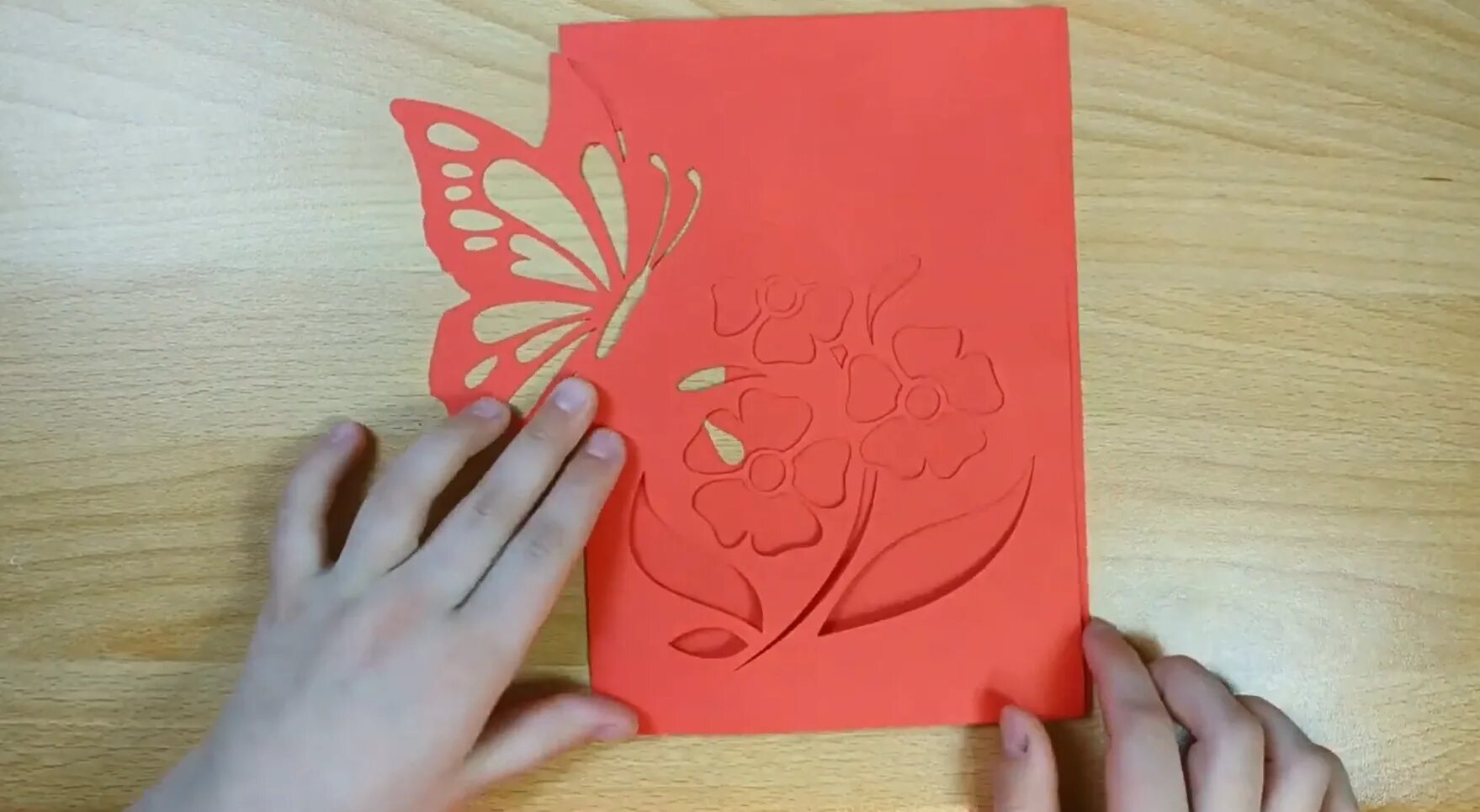 Как вырезать открытку. Декорирование рисунка на бумаге. Как вырезать открытку. Открытки вытынанки. Объемные открытки схемы.