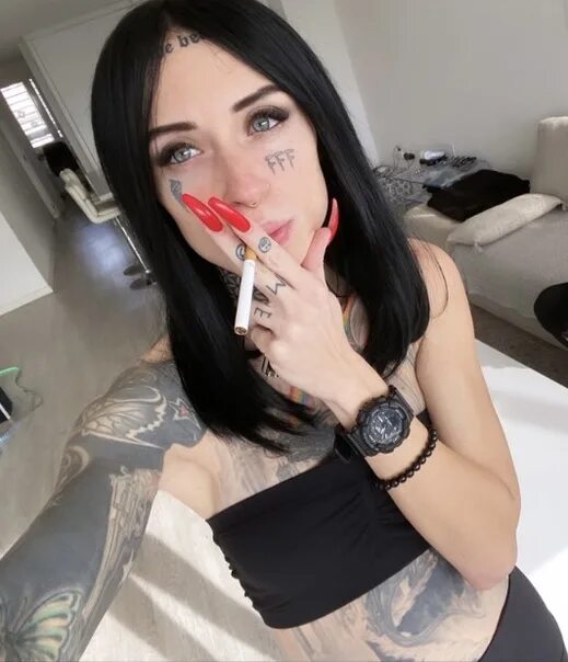 Katru. Саша beart. Саша беарт 2023. Monroe onlyfans. Эскиз царевна кусает яблоко.