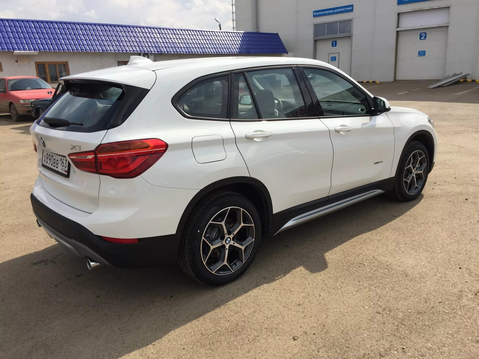 BMW x1 f48. BMW x1 f48 r19. BMW x1 f48 диски. Диски BMW x1 f48 r17.