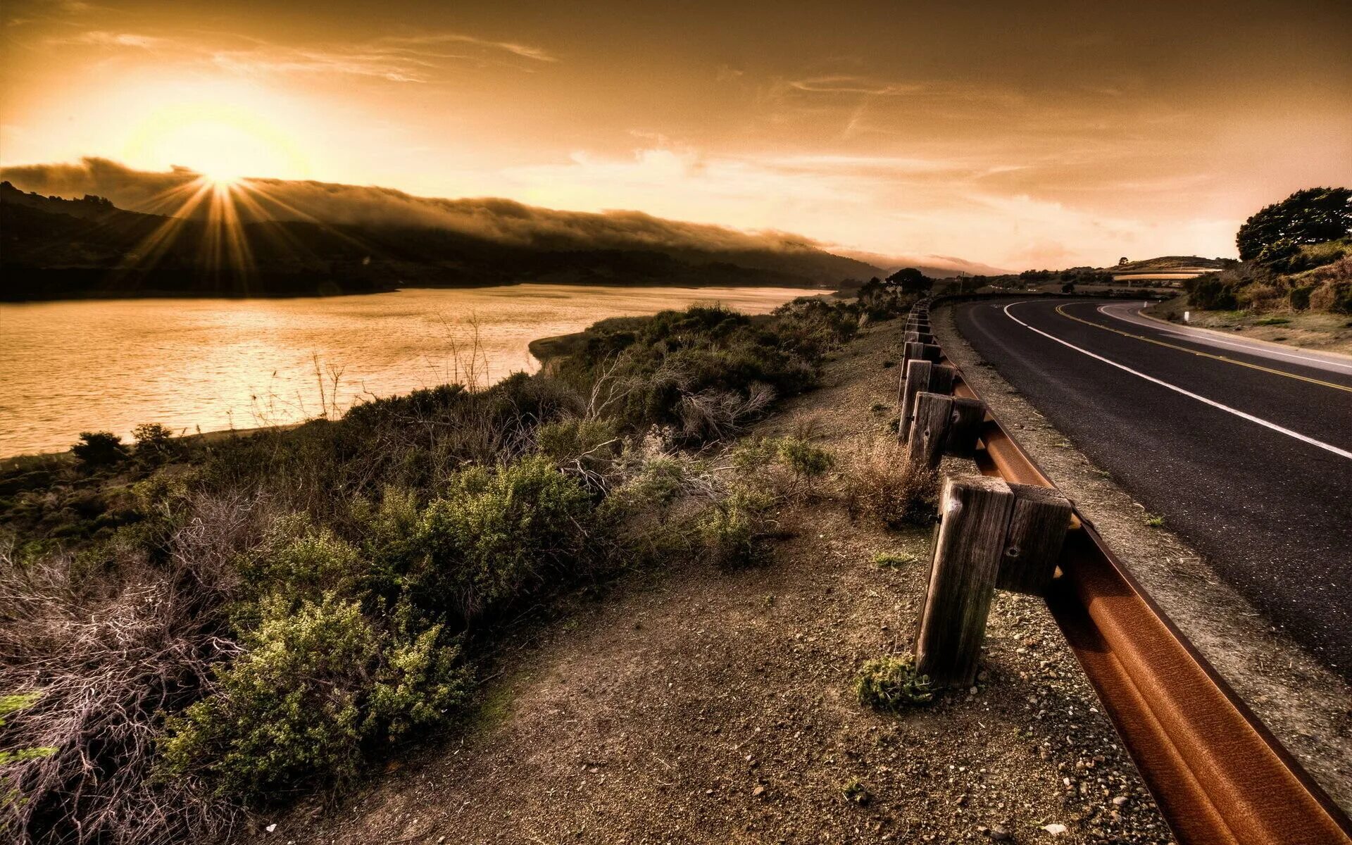 Дорога закат. Пейзаж дорога. Длинная дорога. Дорога вдоль моря. Wide road