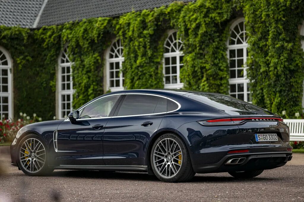 The neighbourhood логотип. новая тесла 2021 model s. одри де маседо. порше электро 2020 taycan. L e s 2020.