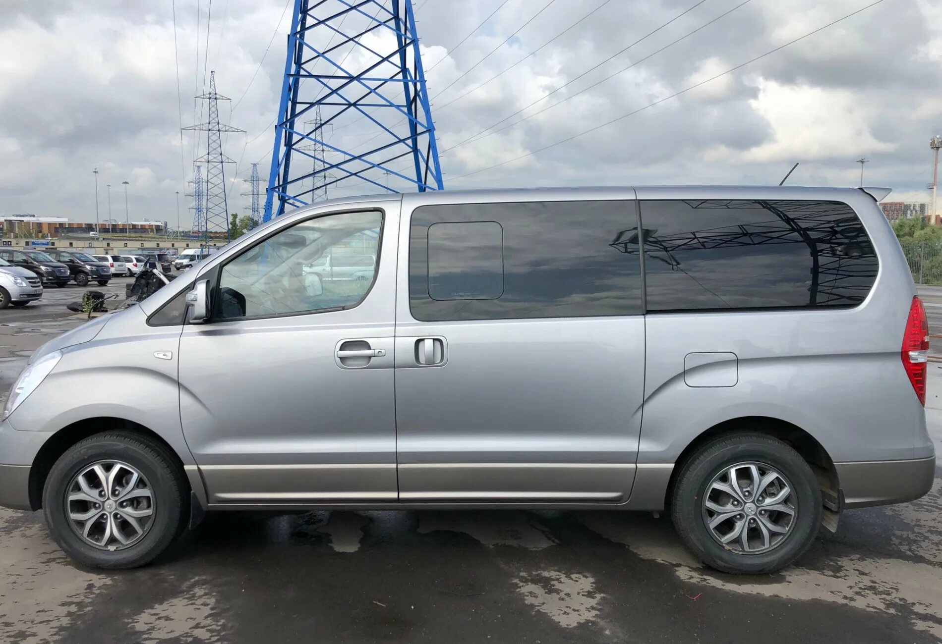 Hyundai h1\Grand Starex, 2016. Hyundai Starex к045ес763. Grand Starex комплектации. Гранд Старекс вэн 5 местный.