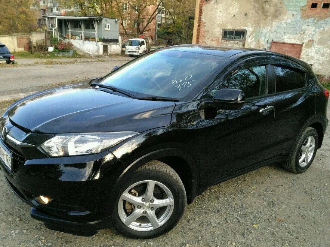 Купить везел во владивостоке. Honda Vezel черный. Honda Vezel 1.5. Honda Vezel 4wd. Honda Vezel i 2013.