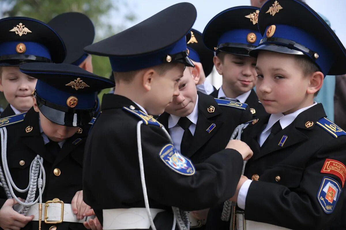 Кадетский класс форма. Форма ВКС парадная кадеты. Кадетский корпус ФСО Москва.