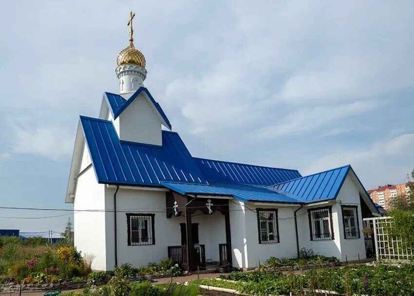 Приход больший. Храм Фаддея Тверского в Горелово. Храм Алексия в Горелово. Храм Алексия человека Божия в Горелово. Храмы в Горелово СПБ.