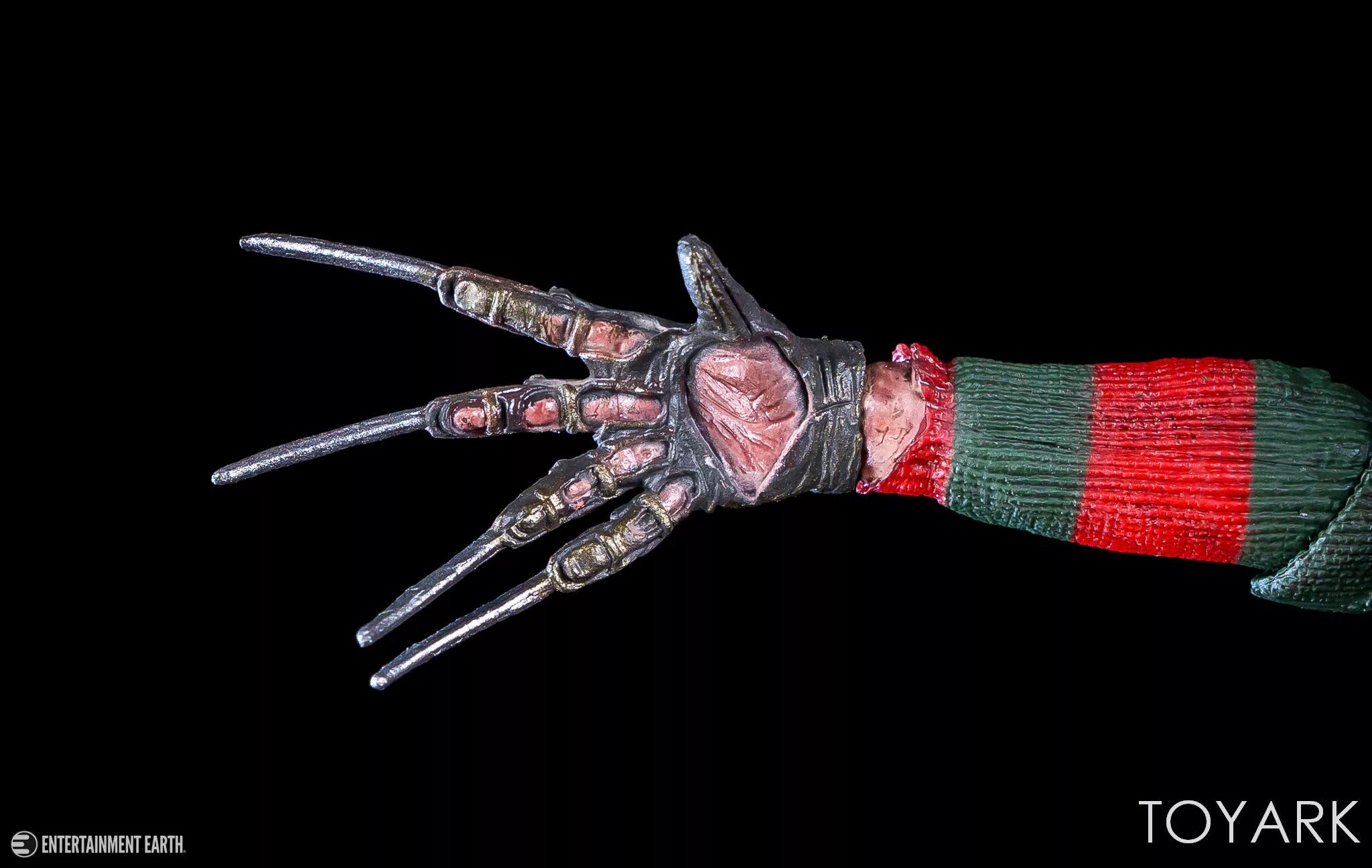 Пирчатка фрети крукира. Лего перчатка фредди крюгера. Перчатка фредди крюгера фильм. Пирчатка фрети крукира. Рука фредди.