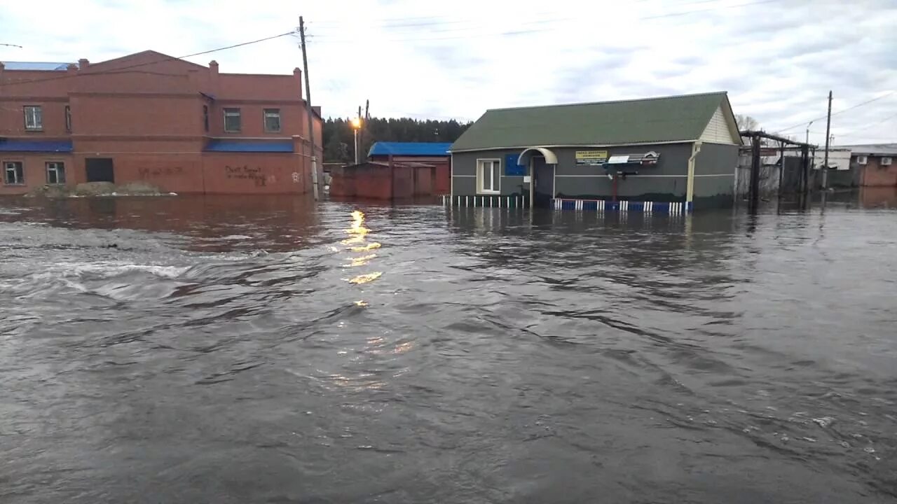 Паводок в городе ишим. Паводок ишим 2016. ишим потоп 2016. паводок ишим. паводок в ишиме в 2017 году.