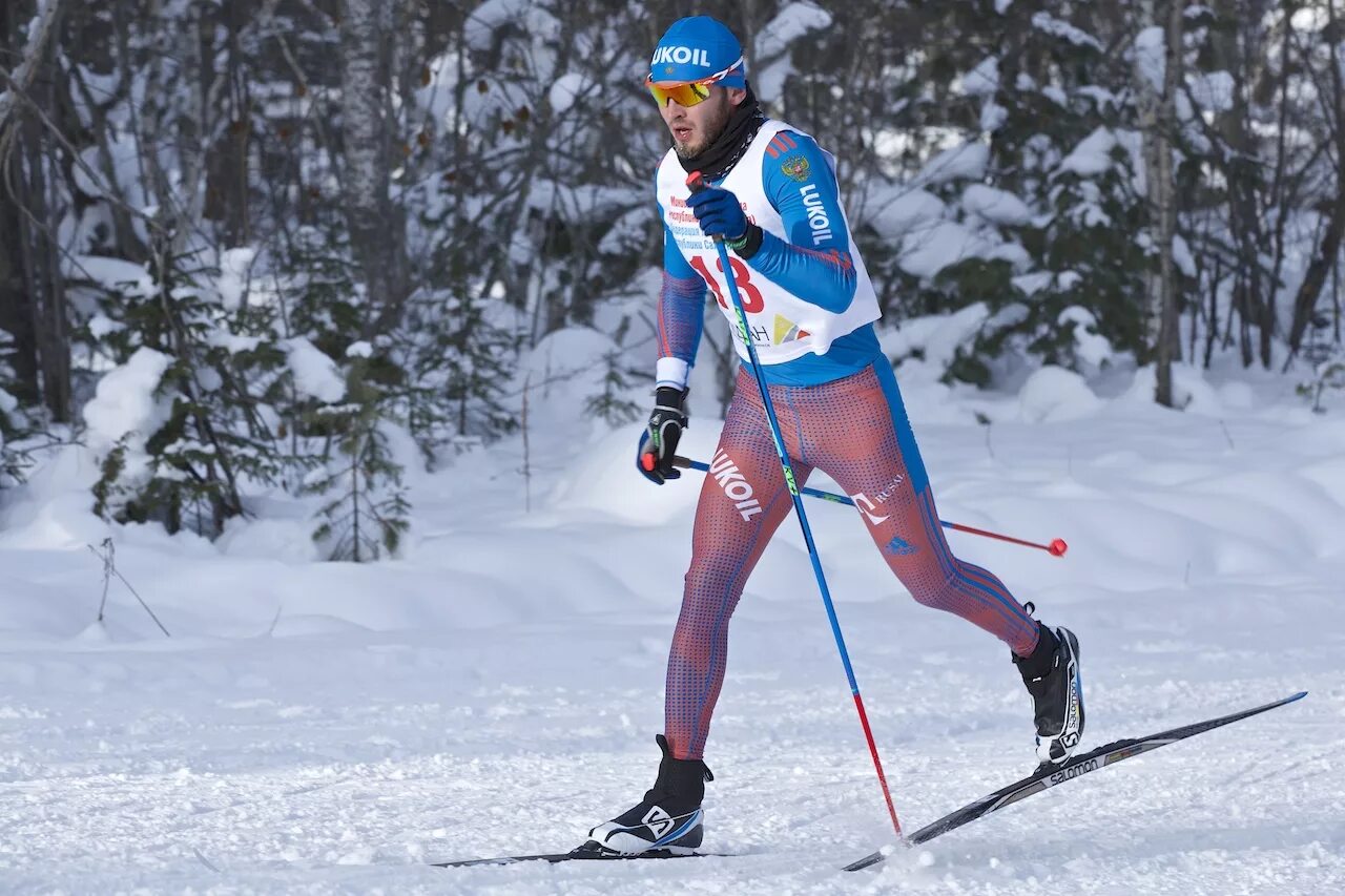 лыжница. палки для классического хода. рост лыжниц. диггинс лыжница. палки лыжные должны быть для лыжника ростом.