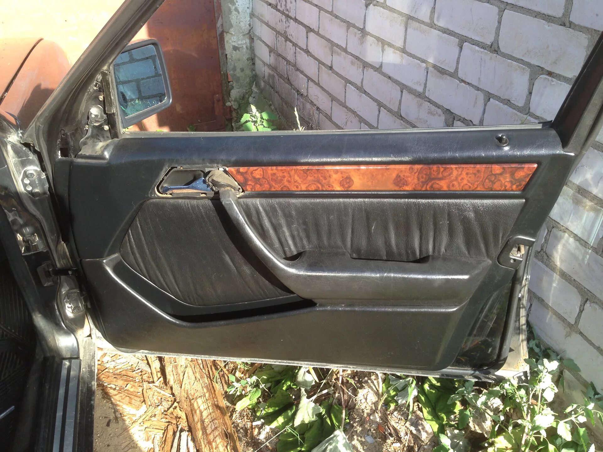 Дверь мерседес 124. Дверь мерседес 124 передняя. Обшивки дверей мерседес 124 передние. Обшивка двер мерседес 124 размер. Дверь 124.