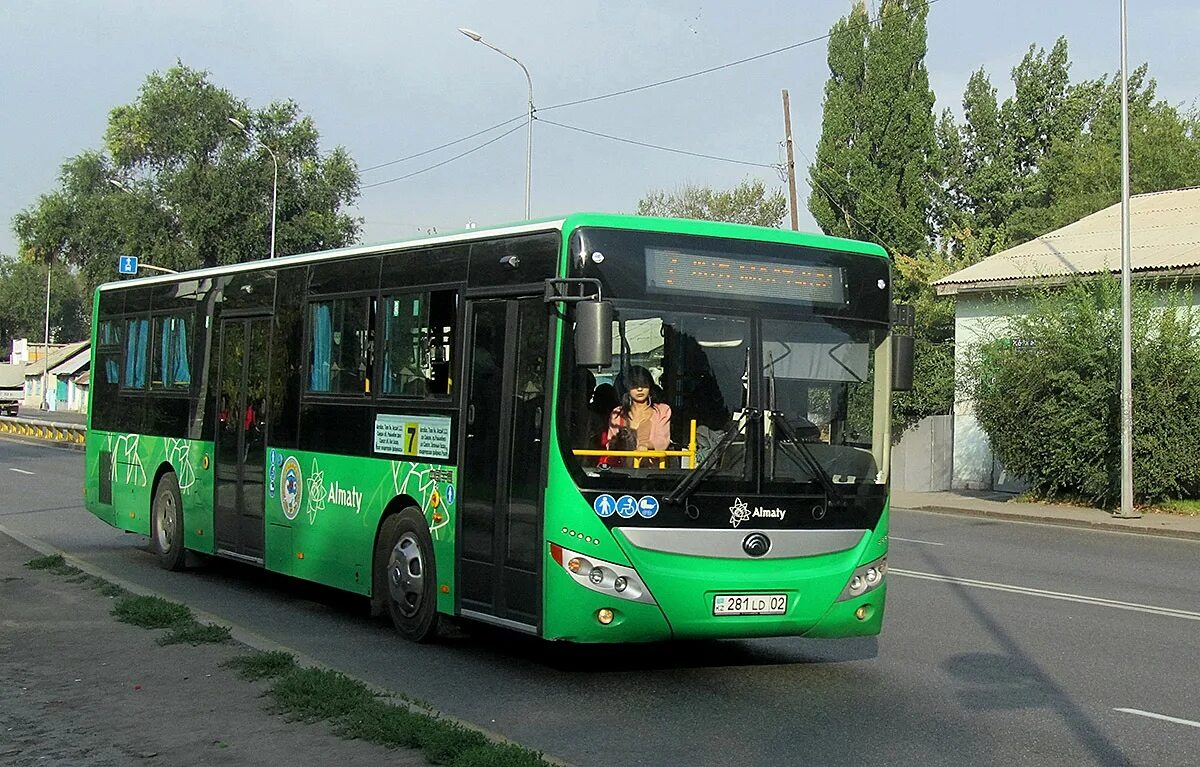 Автобусы Алматы. Автобус 74. Автобус 281. Алматинский автобус.