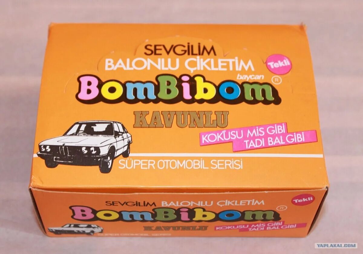 Жвачка бом. Жевательная резинка bombibom. жвачки turbo бомбибом. жвачка bombibom 90е. жвачка вкладыши 90-х bombibom.