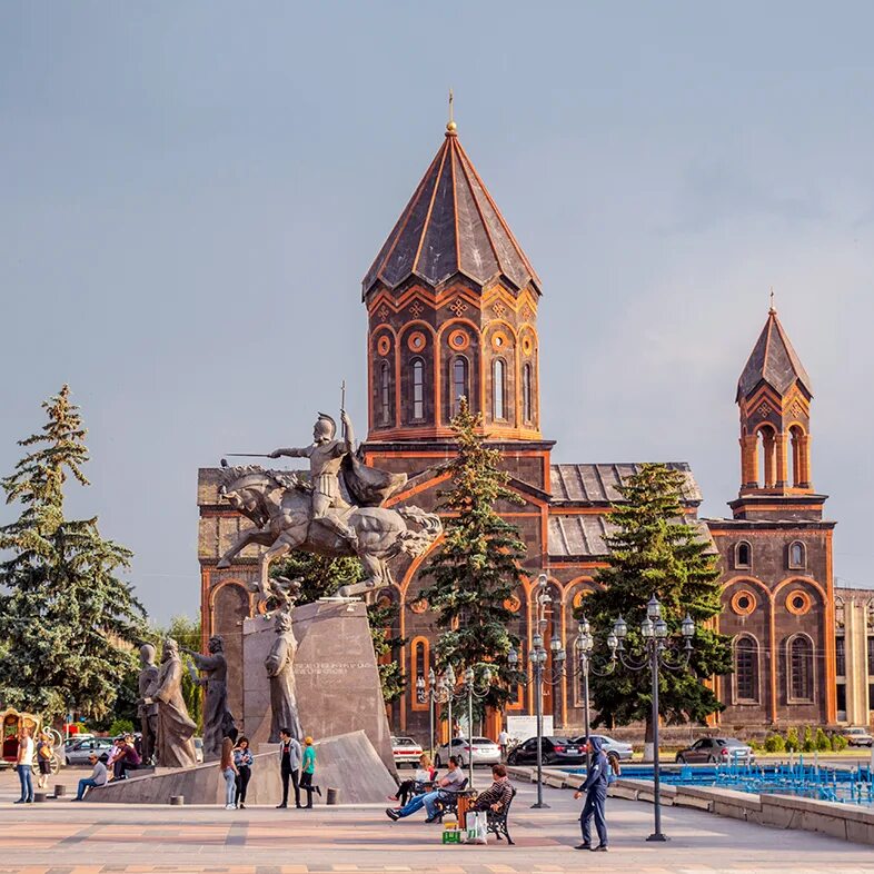 Гюмри время. Сурб аменапркич гюмри. церковь аменапркич в гюмри. церковь святого спасителя (гюмри). церковь святого акоба гюмри.